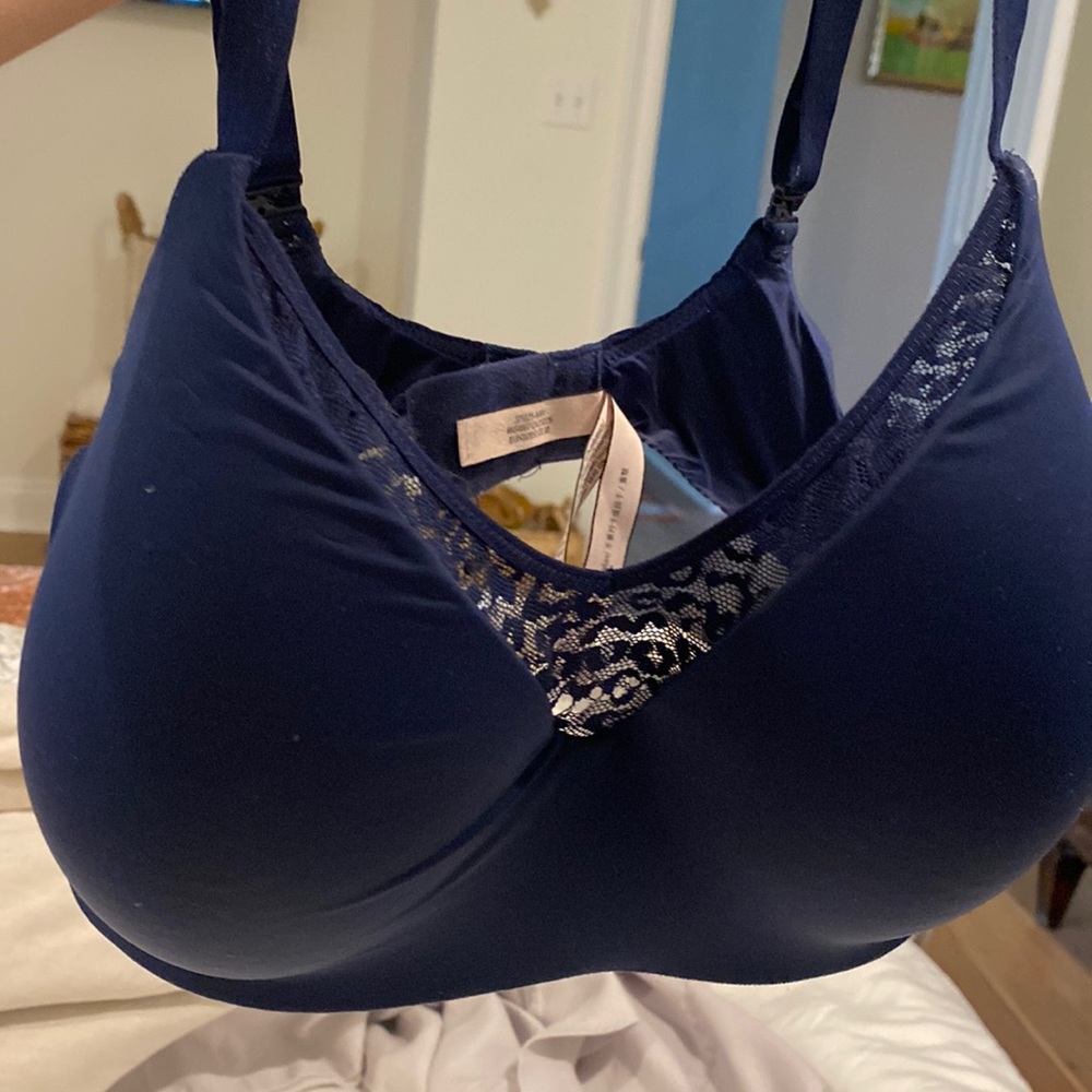 Victoria Secret Navy Lightly Lined Wireless Bra